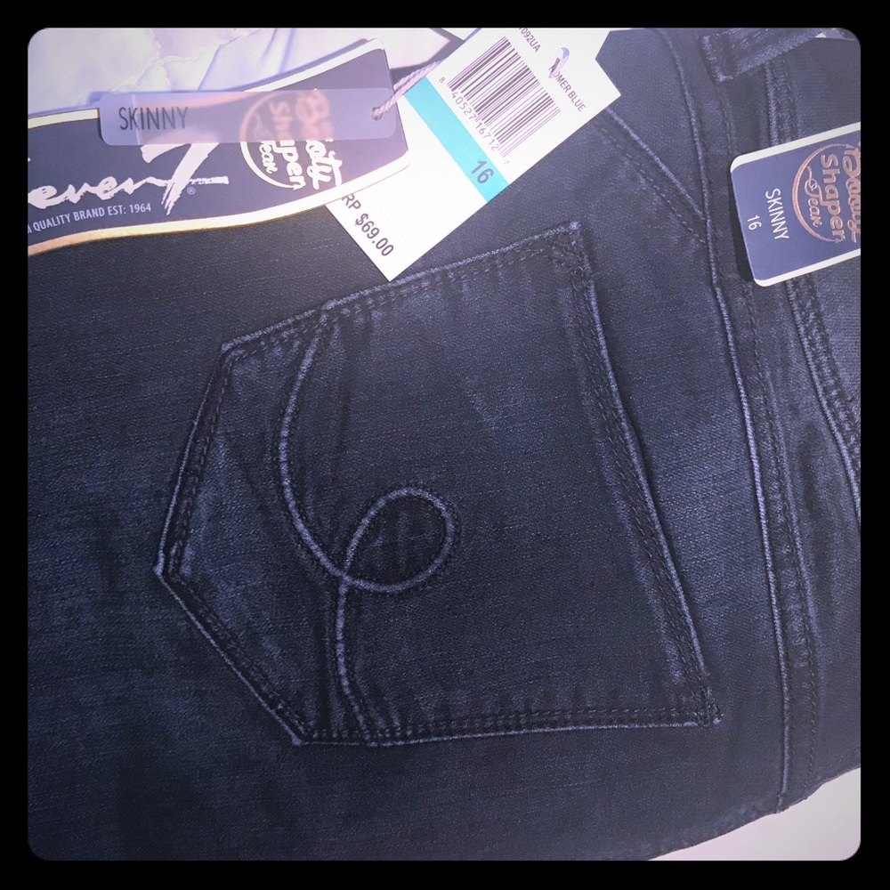 Seven7 booty shaper jeans